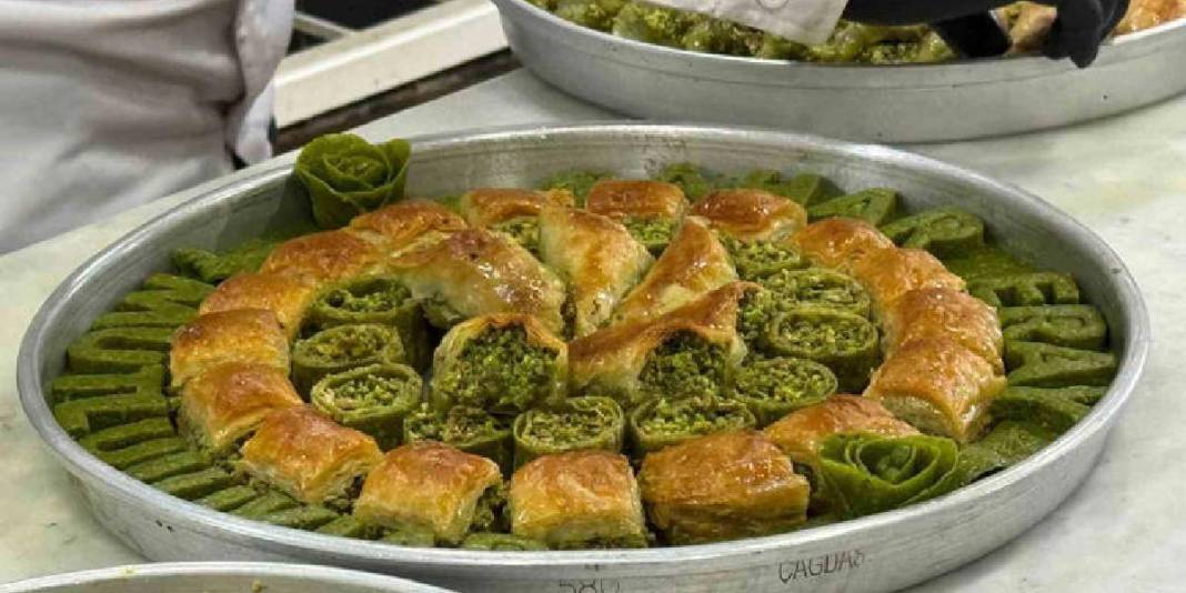 Nişan ve kız istemelerinin trendi değişti: Artık baklava tepsisi ilgi görüyor 4